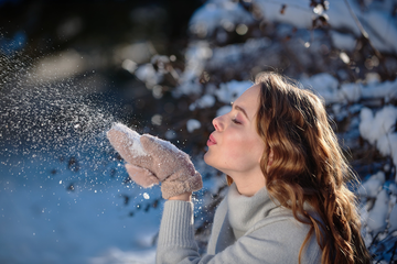 Winter Beauty Essentials: How to Keep Your Skin and Hair Healthy During the Cold Months